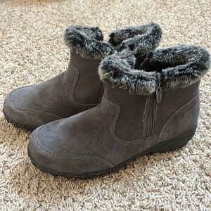 Grey Suede, Faux Fur Trimmed Khombu Shoes; Size 9M.